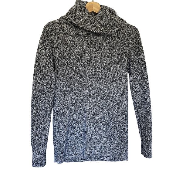 Abercrombie & Fitch black white knit turtleneck sweater women's size large - Picture 1 of 7